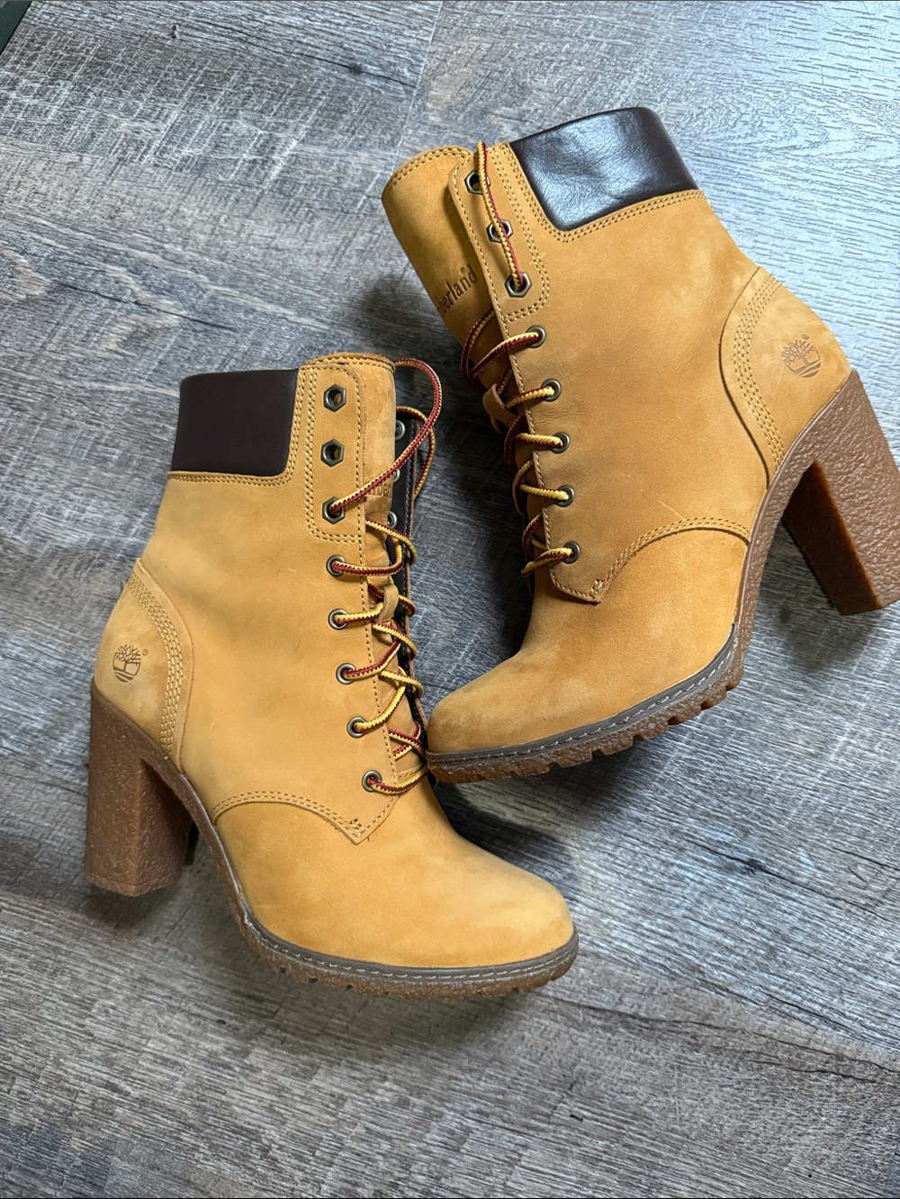 Women's Timberland Wheat Nubuck Lace-Up Heel Boots with Dark Collar